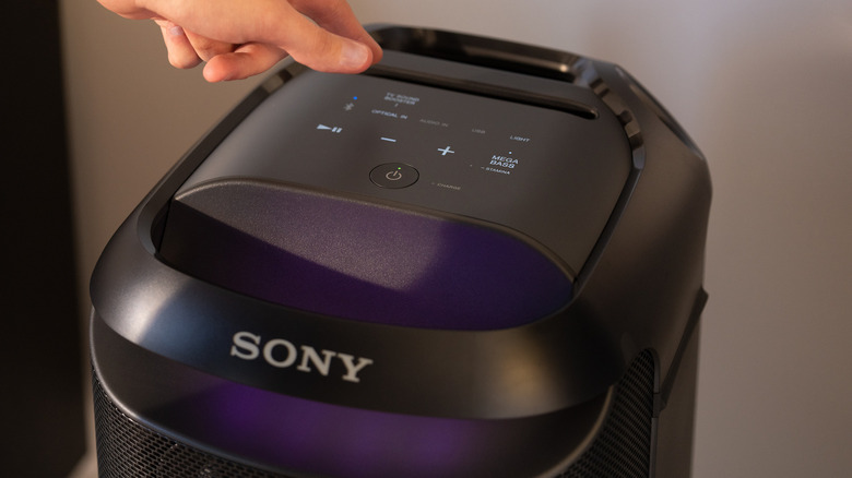 Sony XV800 top speaker controls
