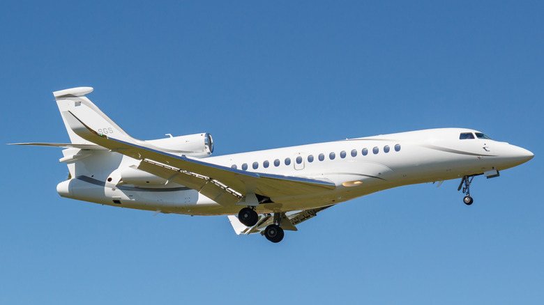 Dassault Falcon 8x in flight