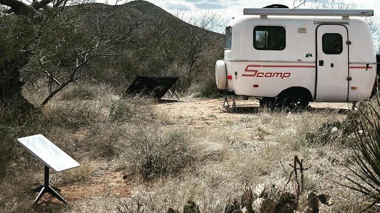 Starlink and Scamp travel trailer in the Arizona desert