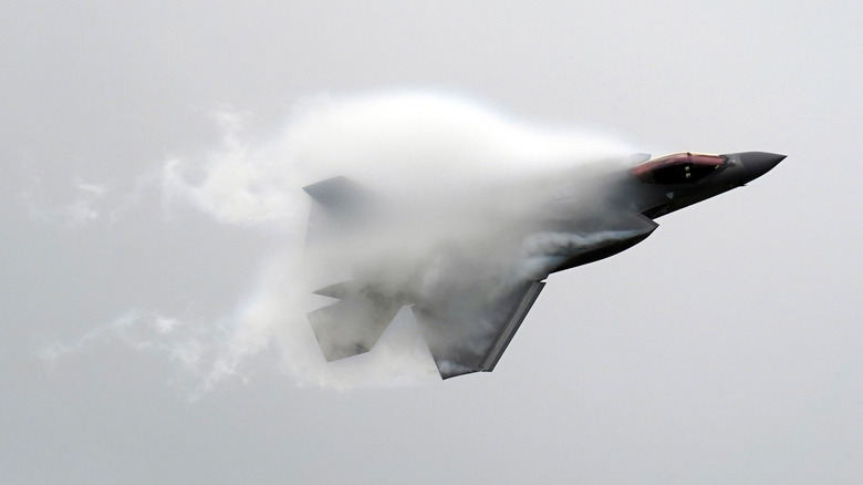 F-35 Lightning II vapor cone