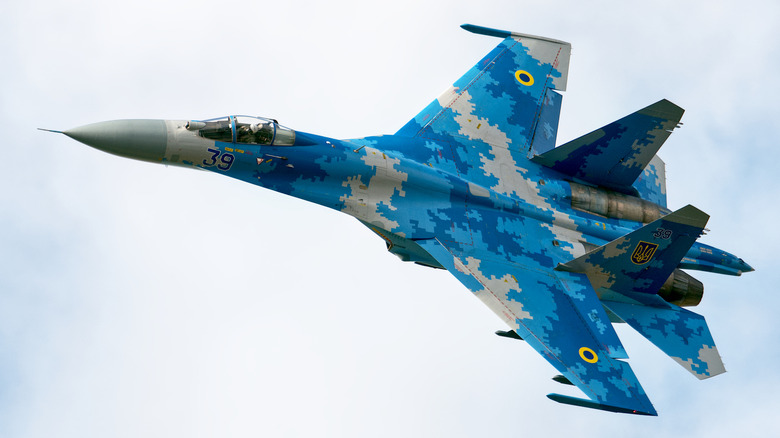 Sukhoi Su-27 sideways in flight