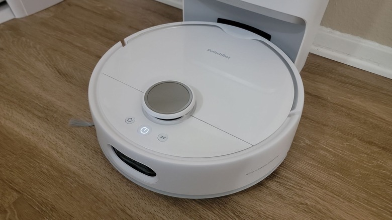 switchbot s10 robot vacuum docked