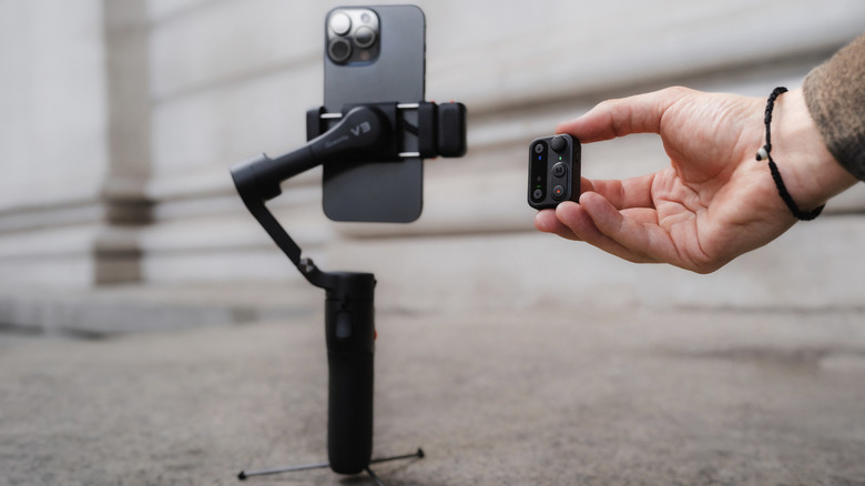 Hohem iSteady V3 Gimbal Stabilizer and remote control