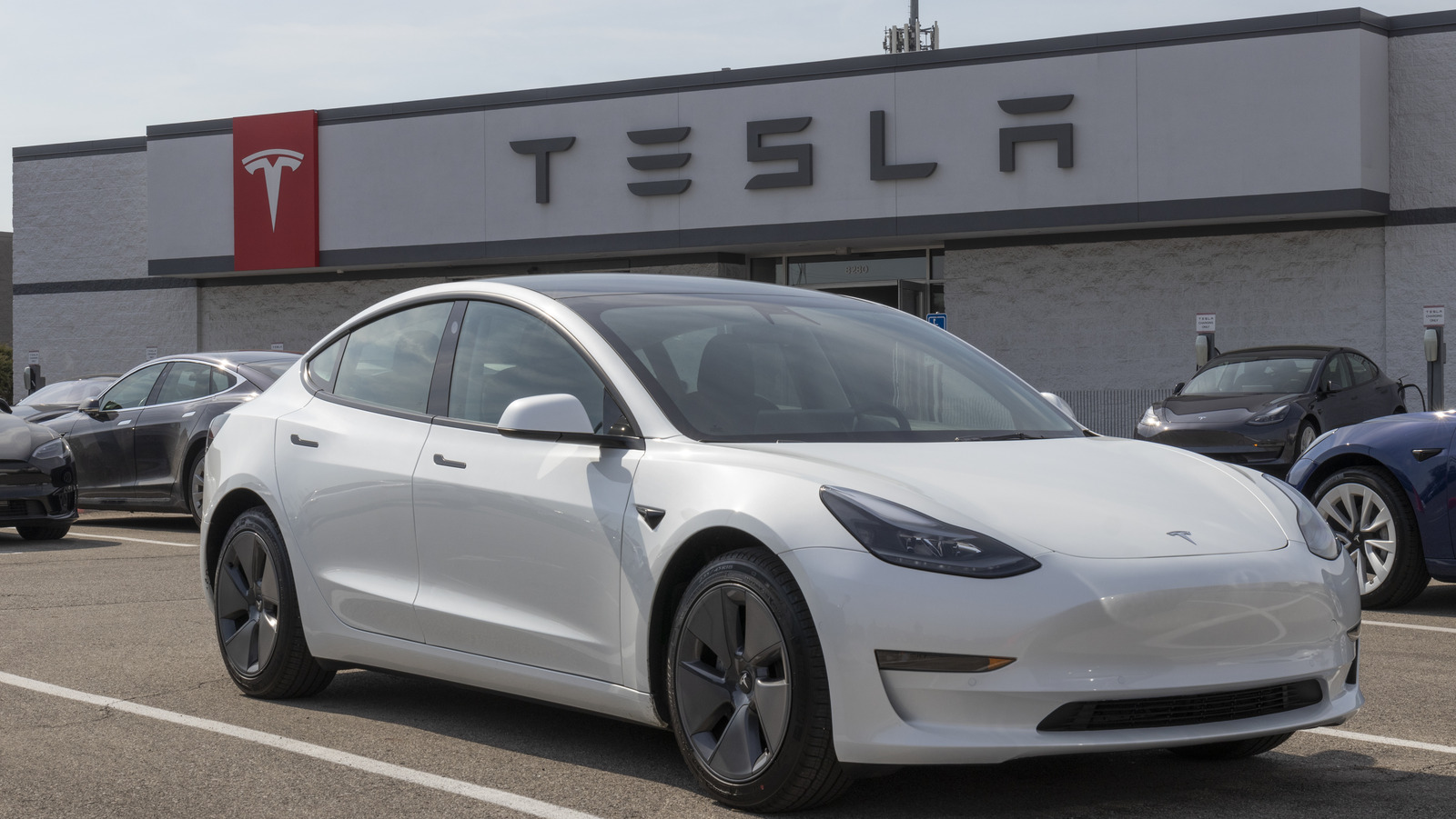 Tesla Model X Qualifies For Full EV Tax Credit After Big Price Drops On