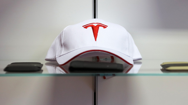 Cap with Tesla logo on it