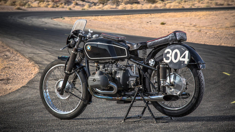 A BMW Type 255 Kompressor in the desert