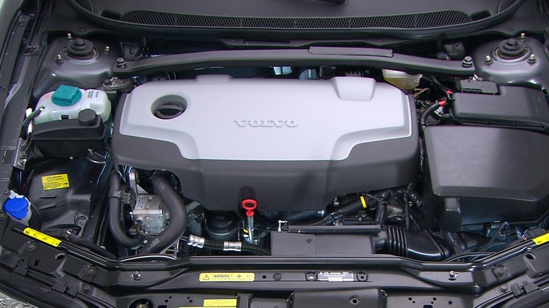 The Volvo D5 engine under the hood of a first generation XC90