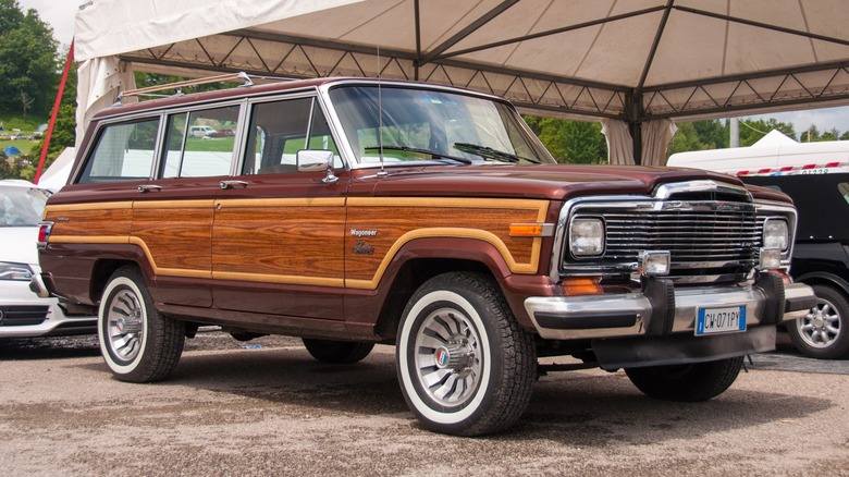 Jeep Grand Wagoneer SJ