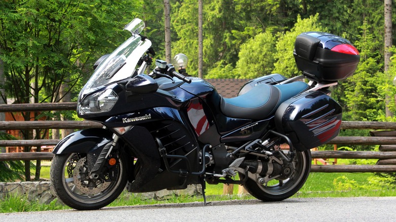 Profile shot of a Kawasaki Concours 14