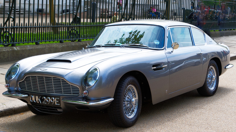 Aston Martin DB6