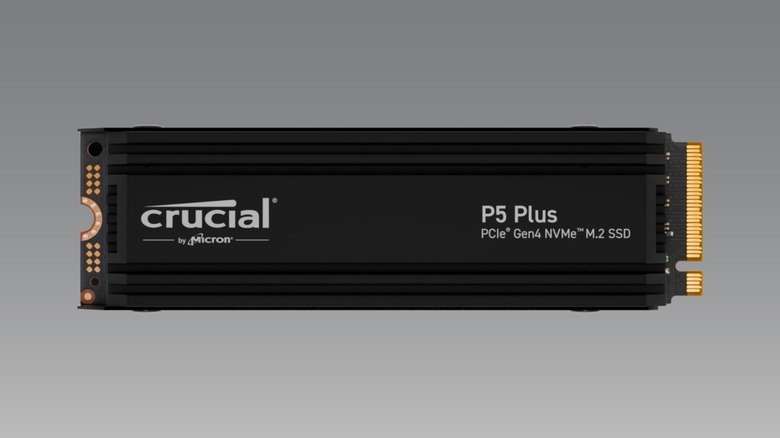 Crucial P5 Plus SSD with heatsink