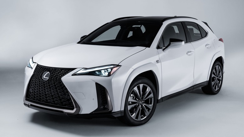 White Lexus UX 250h