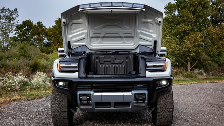 GMC Hummer Frunk