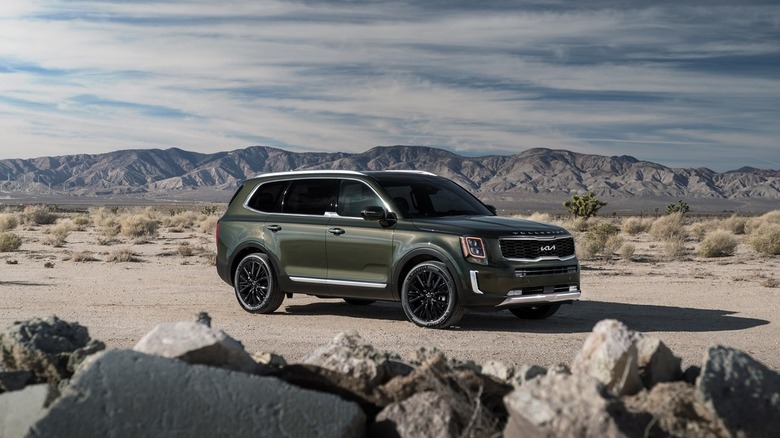 Kia Telluride in the desert