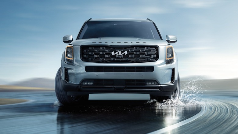 Kia Telluride cornering at speed