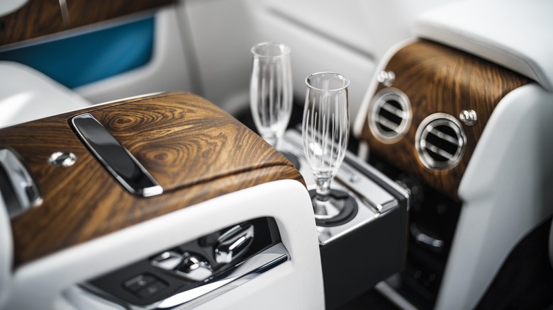 Rolls-Royce Cullinan drinks cabinet