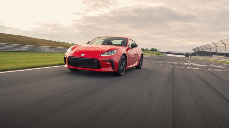 Toyota GR86 wide angle shot on track