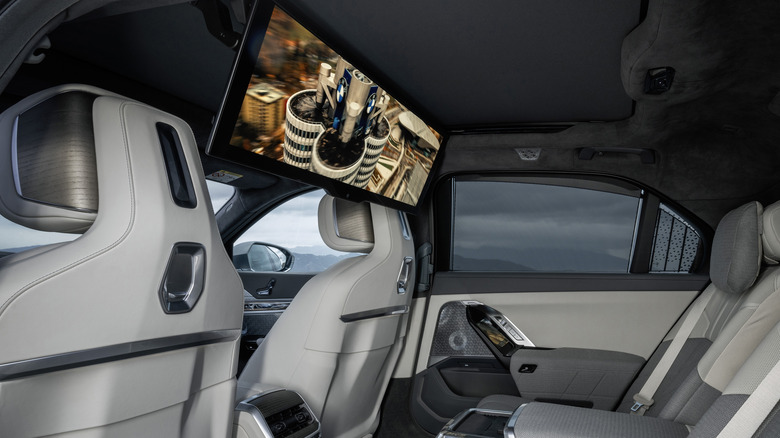 BMW 7 Series Theater Screen