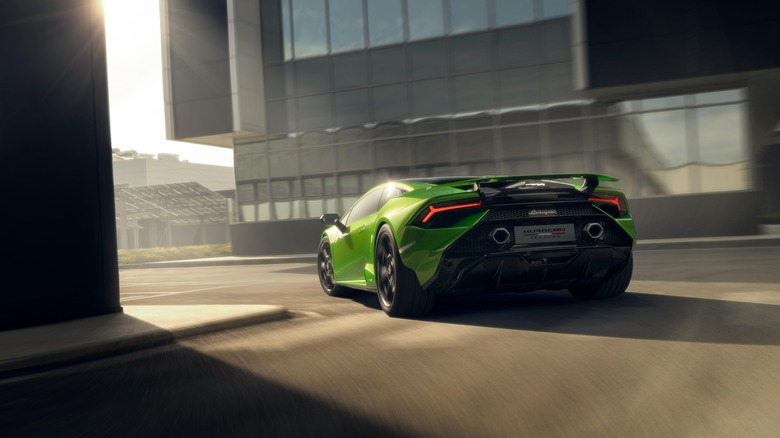 Lamborghini Huracán Tecnica in motion