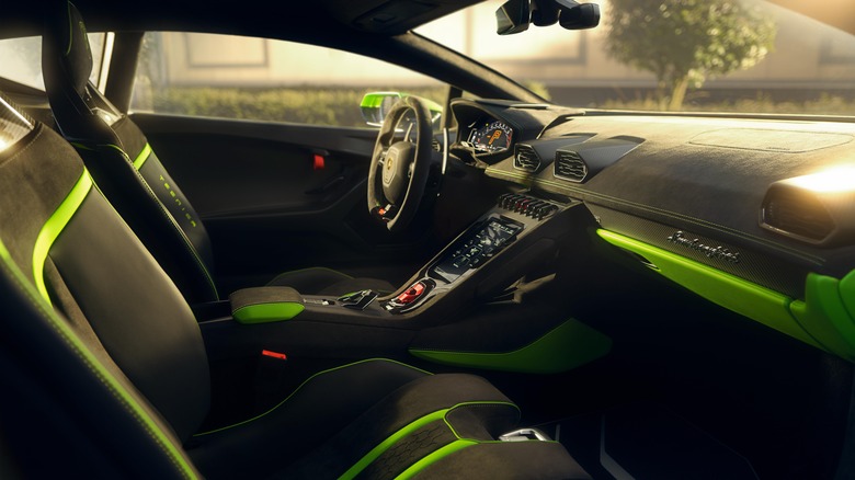 Lamborghini Huracán Tecnica interior