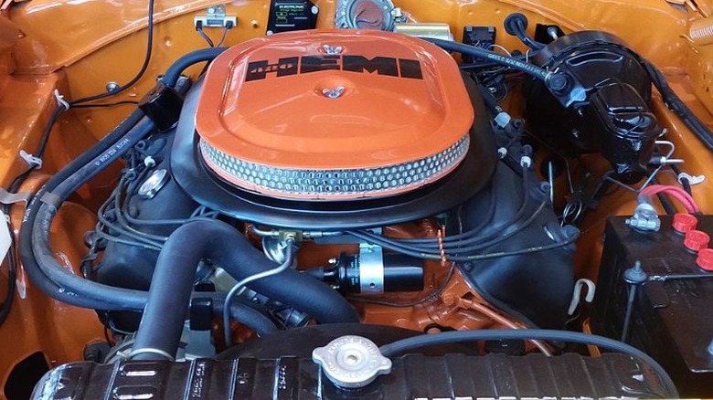 426 HEMI V8