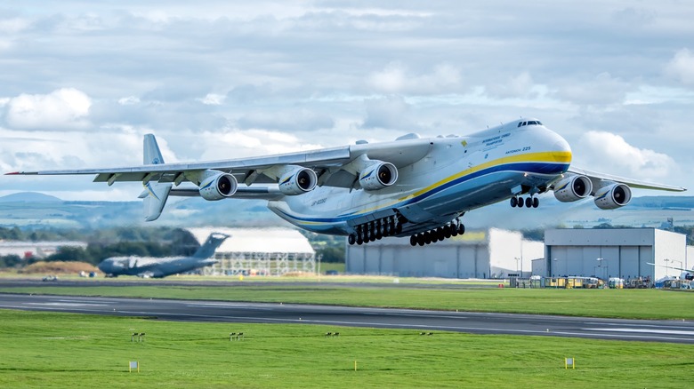 Antonov An-225 Mriya