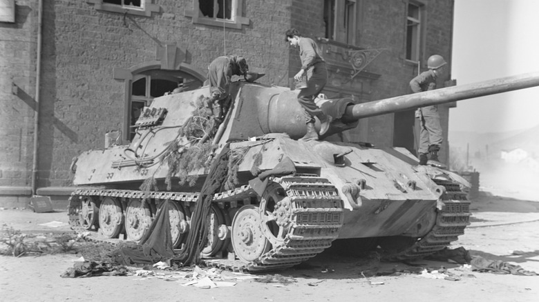 The 10 Most Legendary Tanks Of WW2 Ranked From Worst To Best – Tech ...