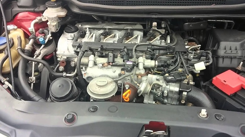 Honda 2.2 CTDi Engine under the hood