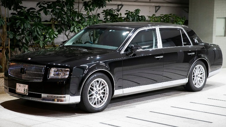 Black Toyota Century limo