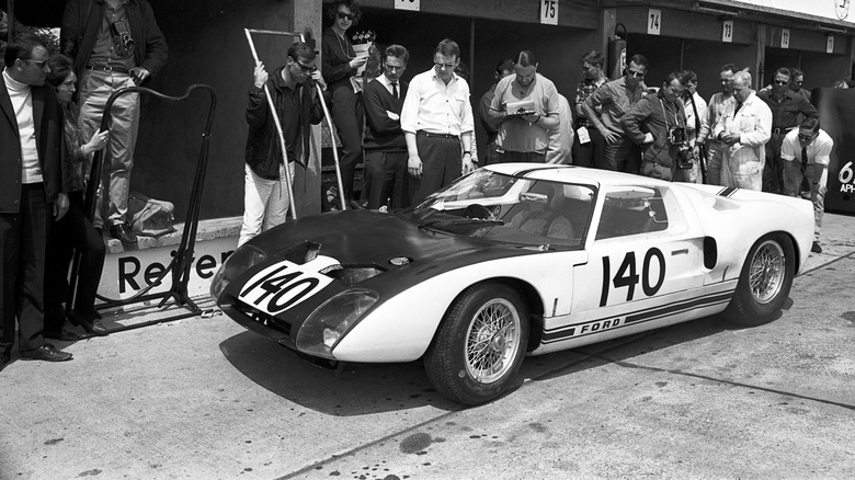 Ford GT40 MkI in the pits