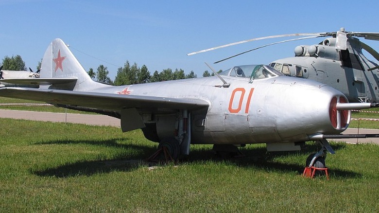 Mikoyan-Gurevich MiG-9