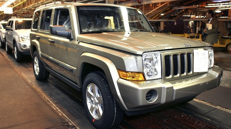 2005-10 Jeep Commander on the assembly line
