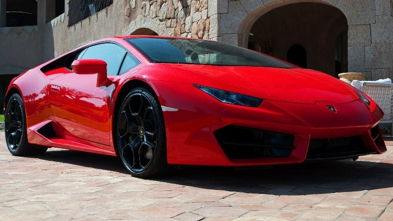 red Lamborghini Huracon