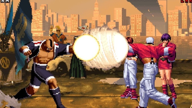 Two characters battling in The King of Fighters '98