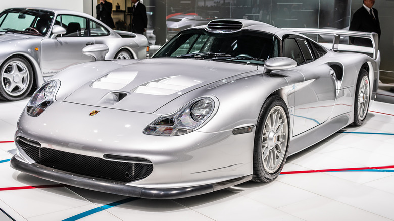 Porsche 911 GT1