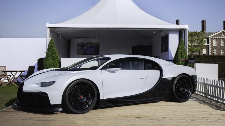 Bugatti Chiron Pur Sport in a driveway
