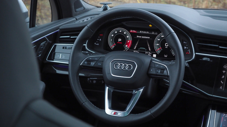 Audi SQ7 steering wheel