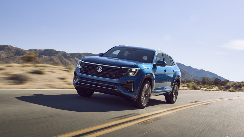 2024 VW Atlas road driving