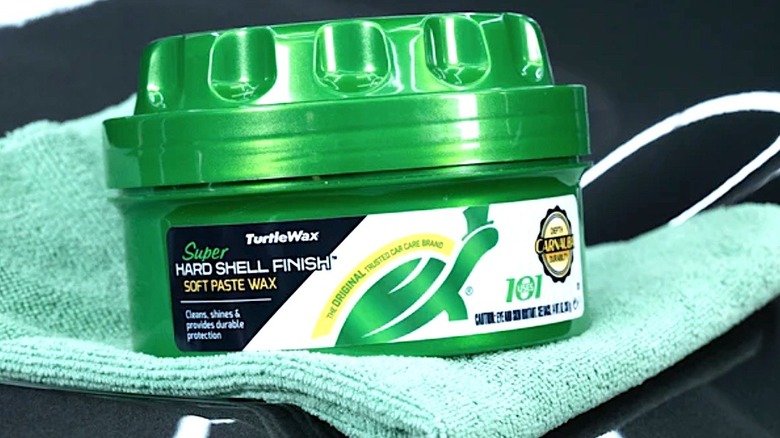 Can of TurtleWax Hard Shell Finish