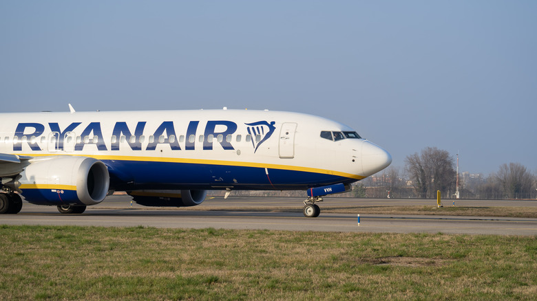 Ryanair Boeing 737 max parked tarmac