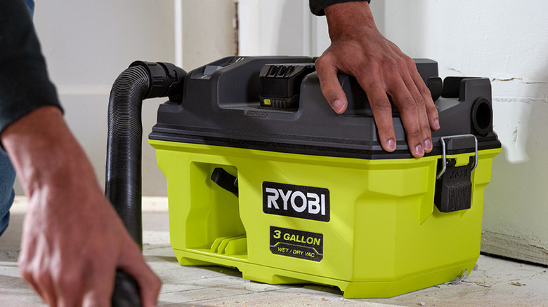 Ryobi 18V 3 gal wet/dry vac