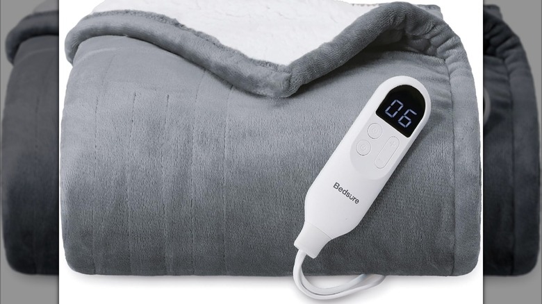 Bedsure heated blanket with remote