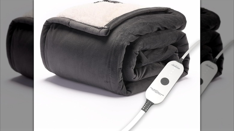 Sunbeam heated blanket with remote