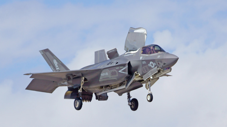 F-35 coming in for landing