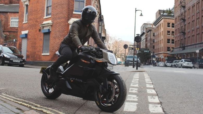 An Arc Vector on a UK street