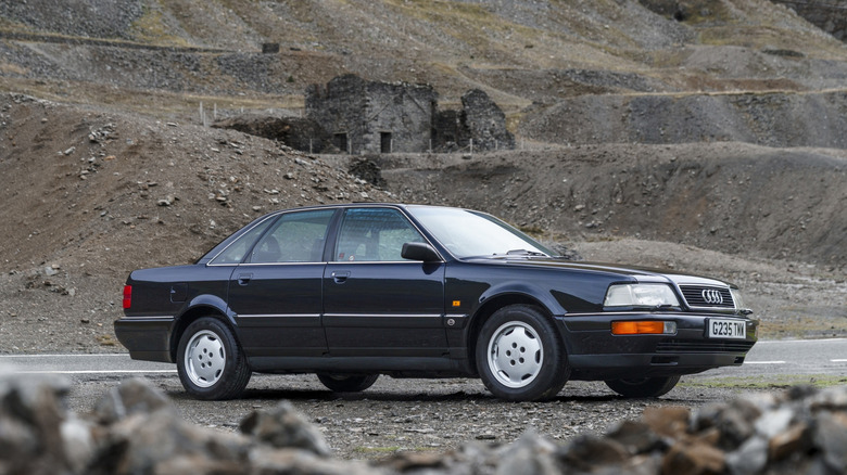 1989 Audi V8 front 3/4 view