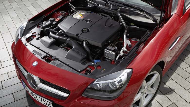 2.1-liter turbodiesel engine in the R172-generation Mercedes-Benz SLK