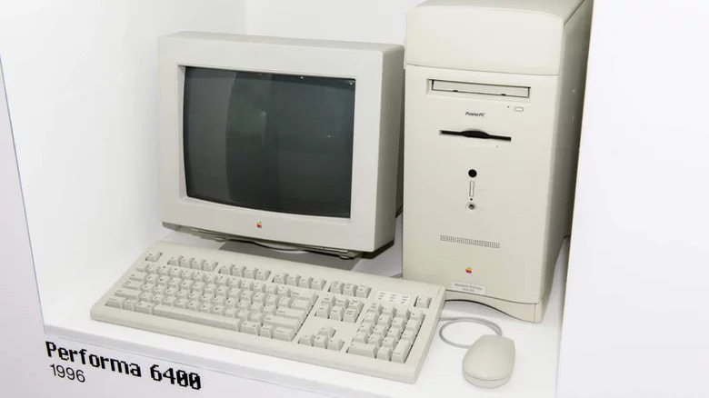 An Apple Performa computer from 1996 