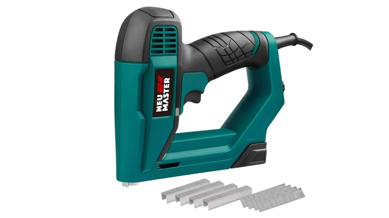 A NEU MASTER staple/nail gun