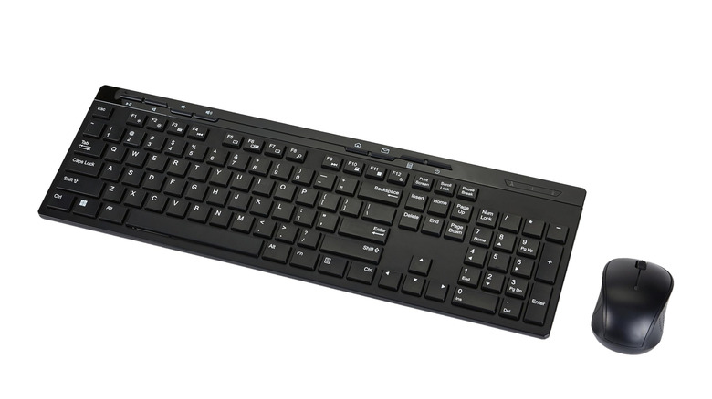 Amazon Basics Wireless Keyboard